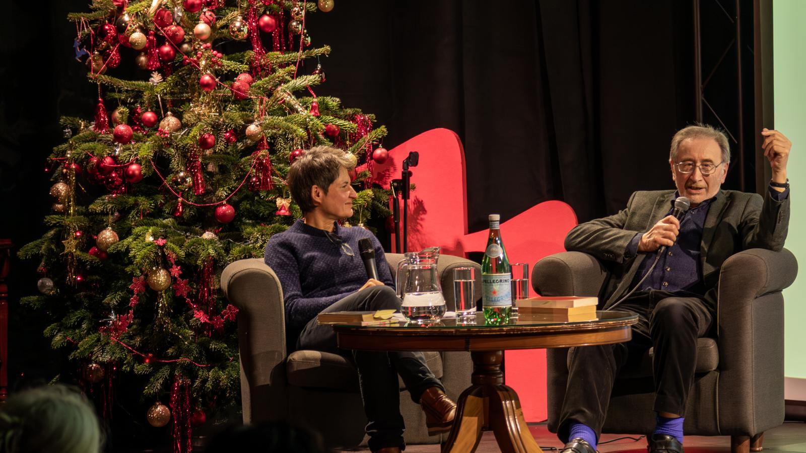 Műfordításaival George Szirtes jelentősen hozzájárult a magyar irodalom angolszász befogadásához