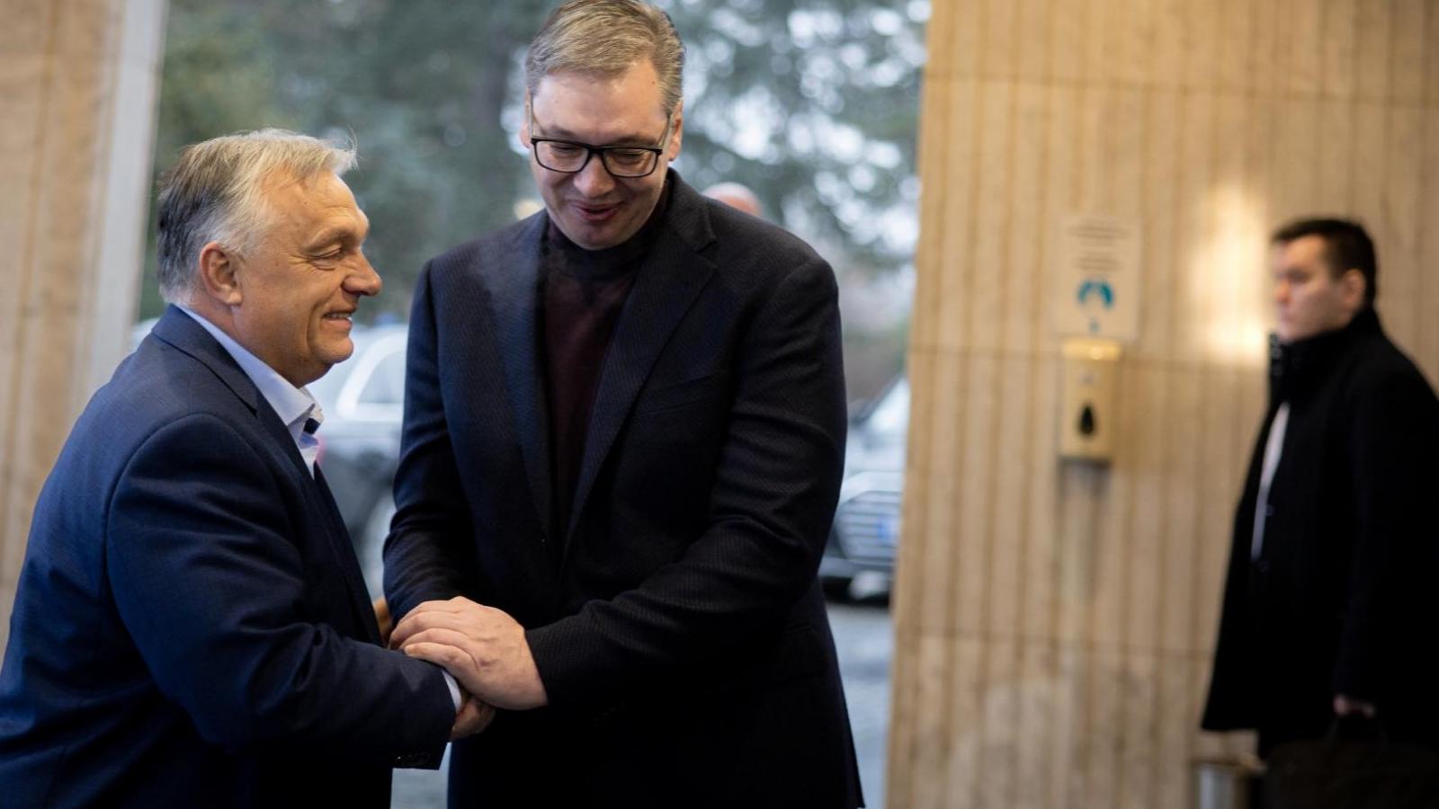 Az Egyesült Államok hozzájárult a nagy szerb kőolajcég orosz tulajdonrészének eladásához, a vevő akár Mol is lehet