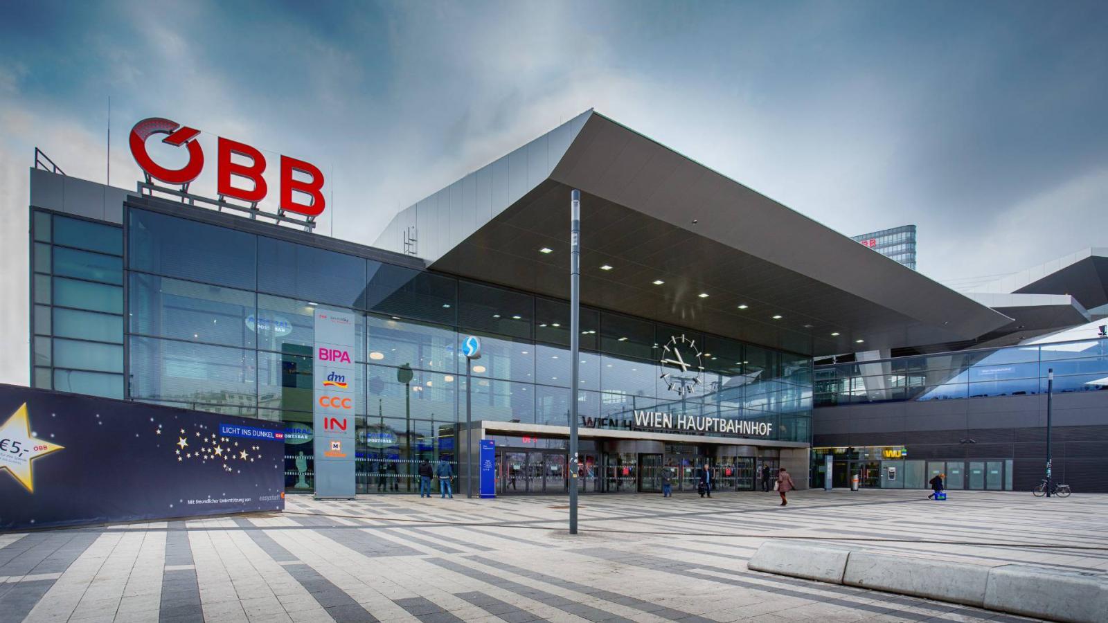 Rendőröket pofozott meg egy magyar nő Bécsben