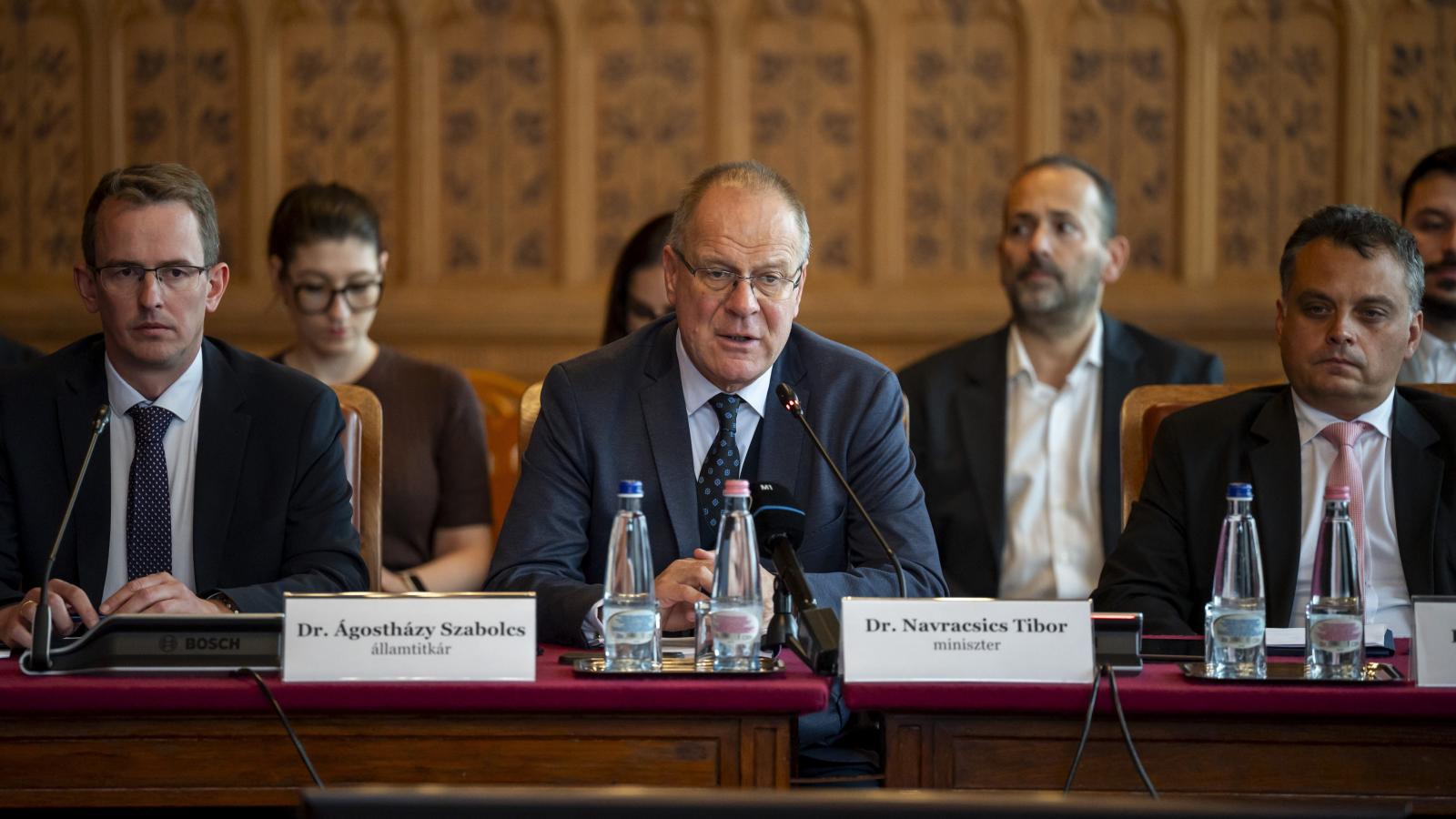 Átalakítaná az önkormányzati rendszert az Orbán-kormány, kár, hogy eddig az ellenzékiek mellett fideszes polgármesterek véleménye sem érdekelte