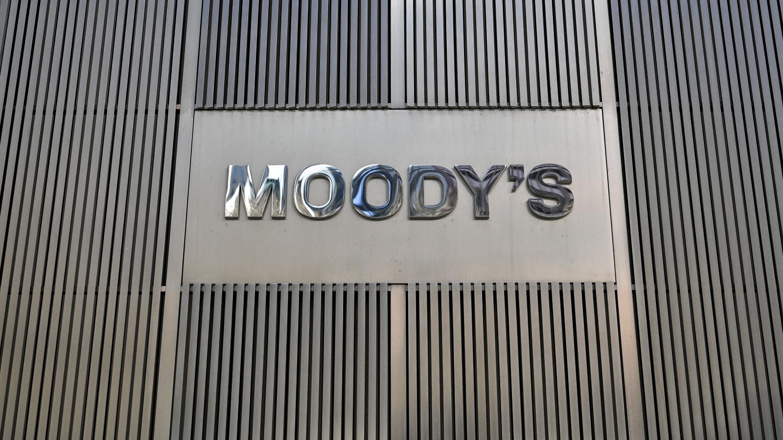 A befektetési szint alá minősítette Budapest besorolását a Moody's