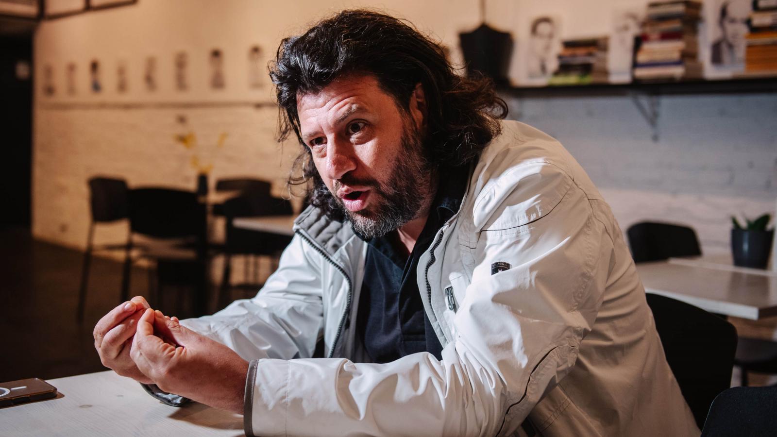 Puzsér Róbert megfélemlítést és lejáratást emleget a házibulijánál történt rendőrségi razzia után