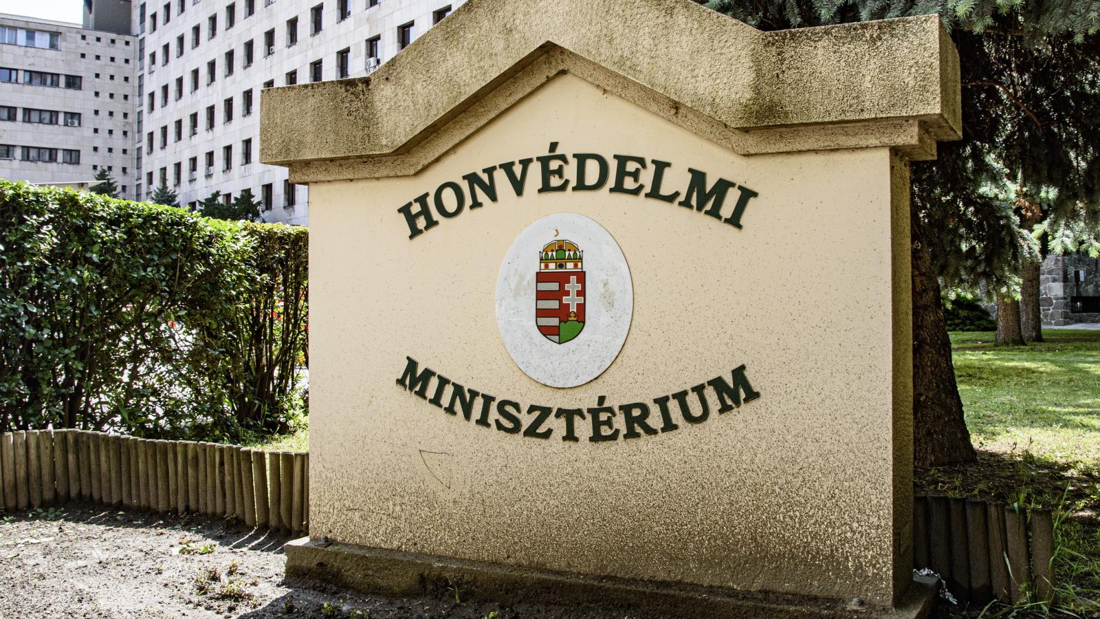 A honvédelmi tárca egy NATO-gyakorlat miatt osztott jutalmakat