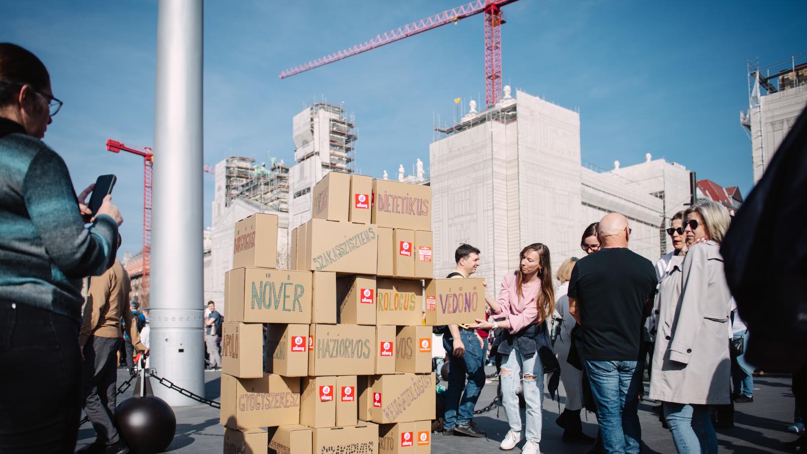 Tüntetés az egészségügy állapota miatt – a kormány nem lép