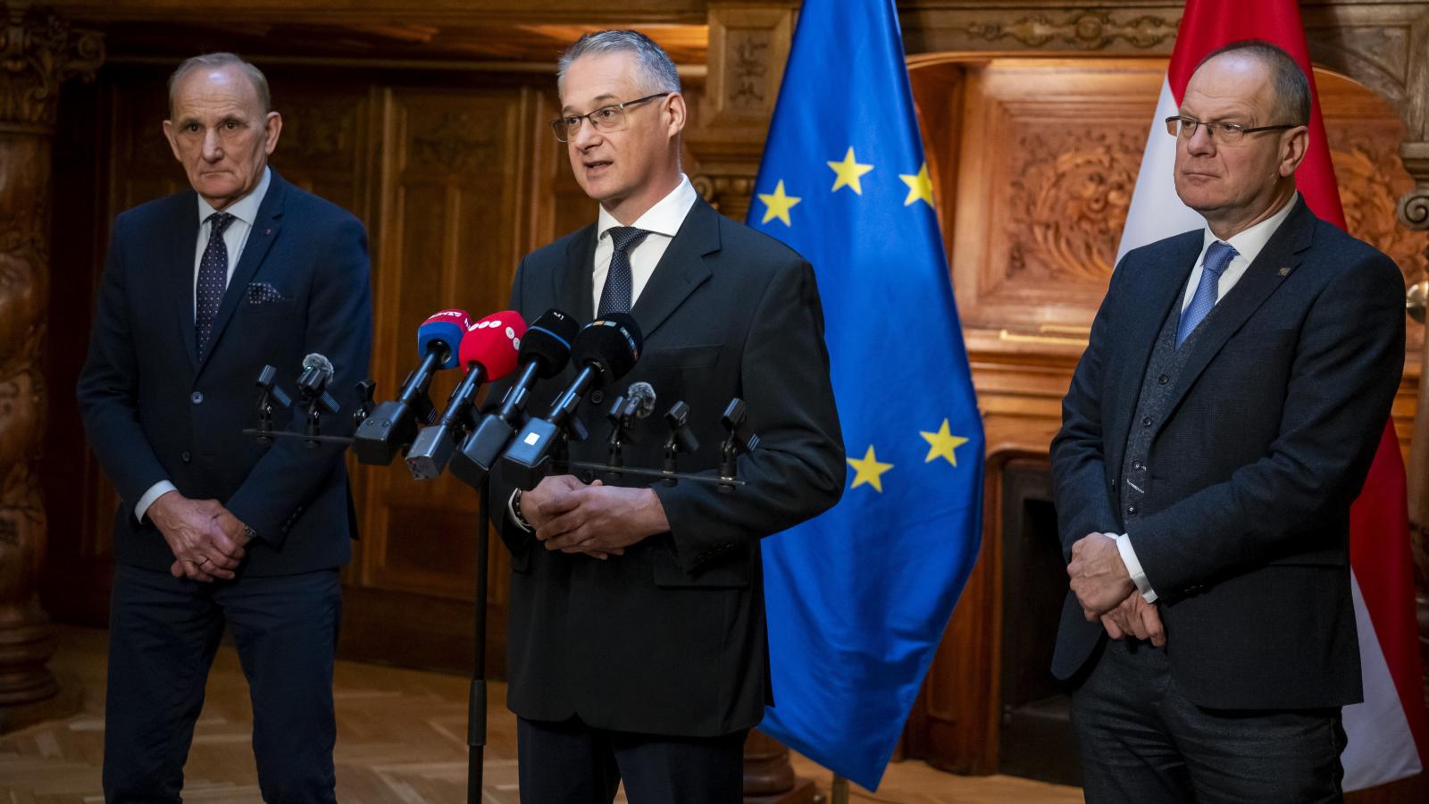 Az Orbán-kormány hosszú távú stratégiáról tárgyalna, az önkormányzatok szerint inkább a túlélésre kellene összpontosítani