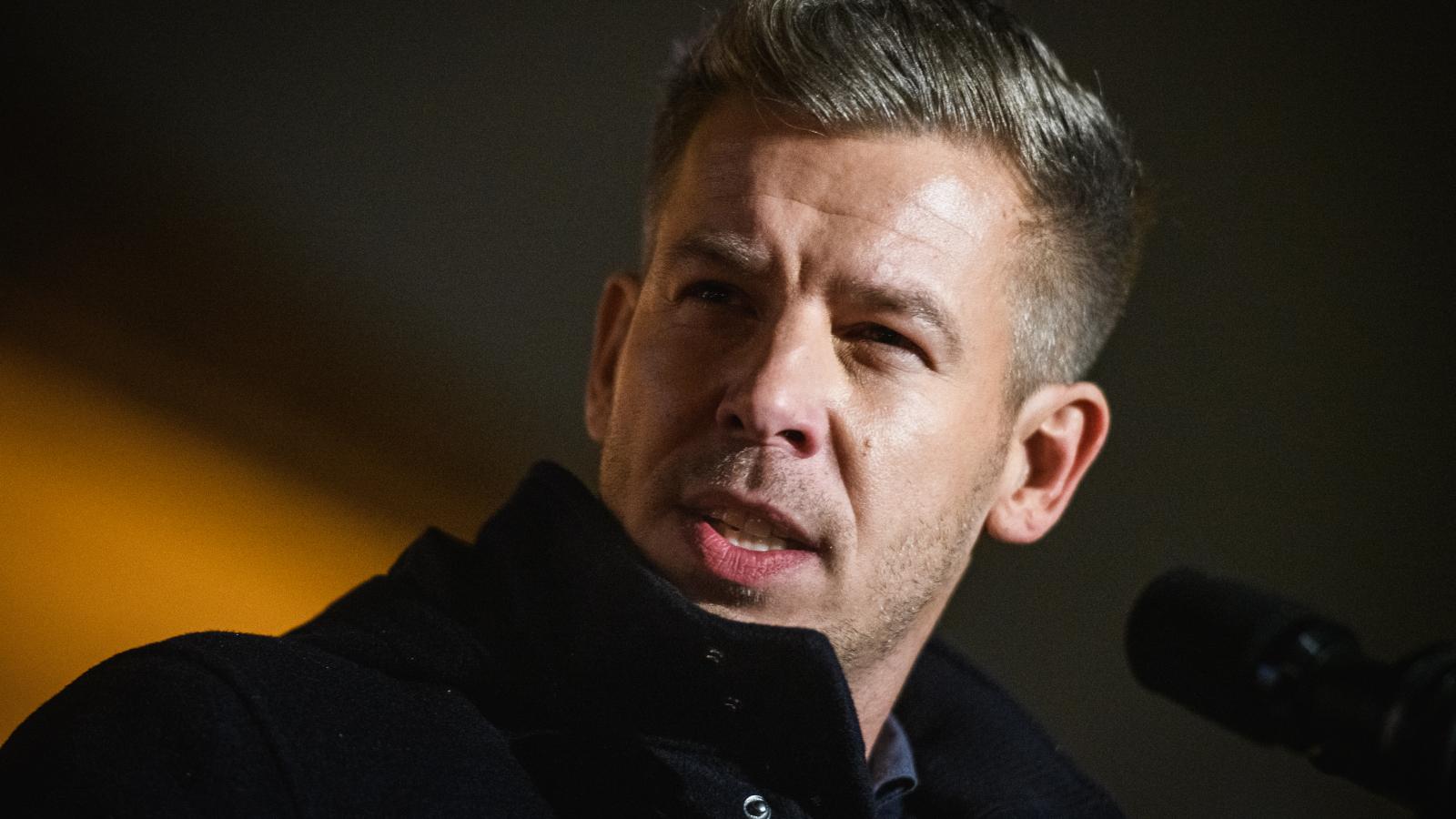 Magyar Péter: A Tisza Párt péntekig felfüggeszti a kampányt, helyette lapátot ragadnak