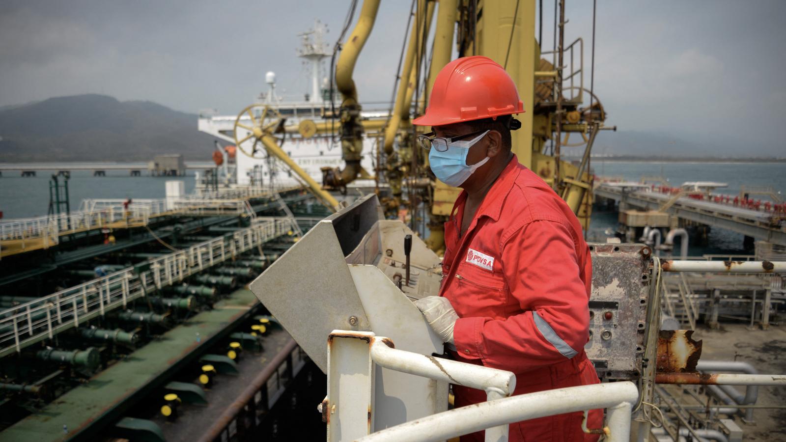 Hosszú távú ellenőrzés alá vonná a venezuelai kőolajeladásokat a Trump-adminisztráció, a caracasi vezetés már engedett is