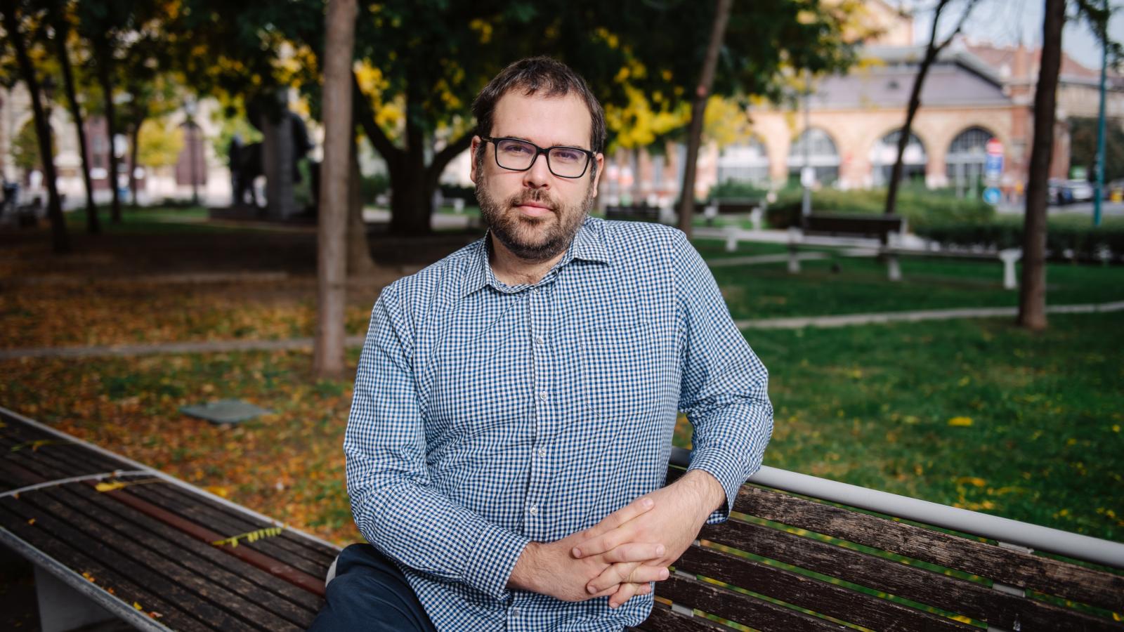 Szalai Máté szerint jelenleg nem látszik olyan vezető vagy csoport Iránban, amelyik kellő legitimitással rendelkezne ahhoz, hogy átvegye a hatalmat. Ezért annak van nagyobb esélye, hogy a tüntetések nem fogják rövid távon megdönteni a rendszert, viszont t