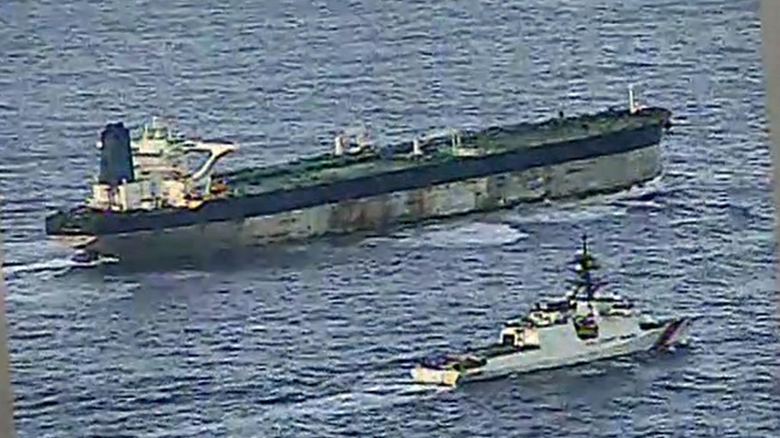 Az Egyesült Államok szabadon engedte a lefoglalt tanker legénységének két orosz tagját