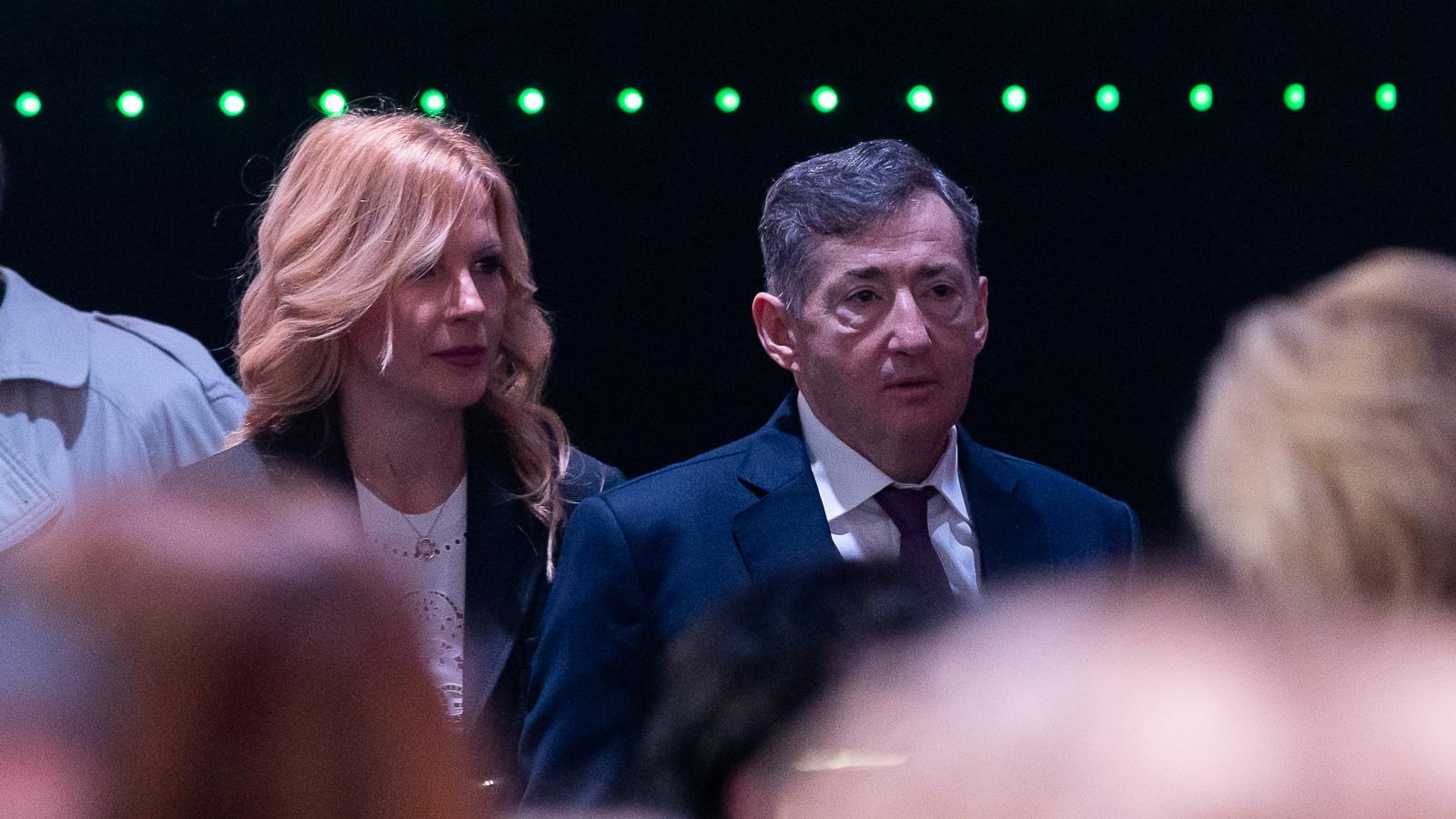 Bora Bora után a Fidzsi-szigeteken landolt Mészáros Lőrinc és Várkonyi Andrea,  hamarosan Szingapúr jöhet