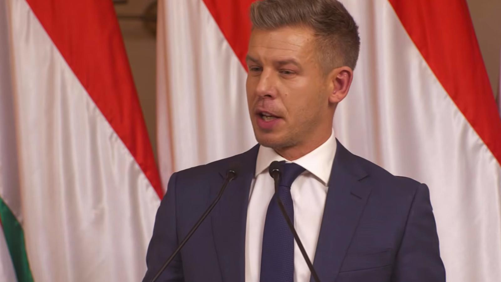 Magyar Péter szerint Orbán Viktor egy futballszakértő pártfőtitkár, akinek a csapata kieső helyen áll