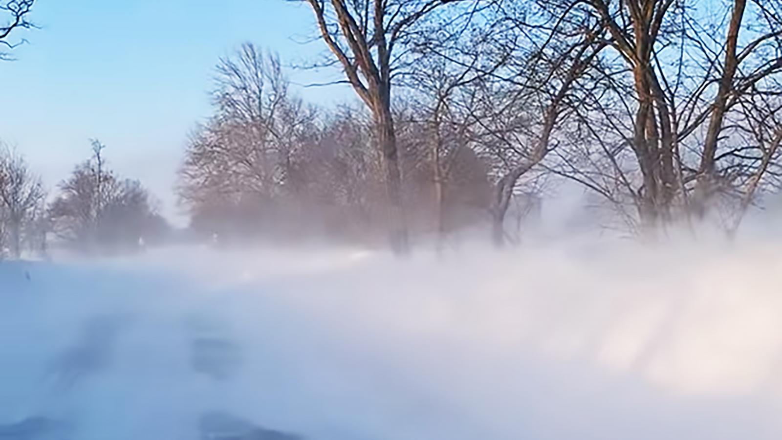Több megyében már másodfokú figyelmeztetést adtak ki a hófúvás miatt