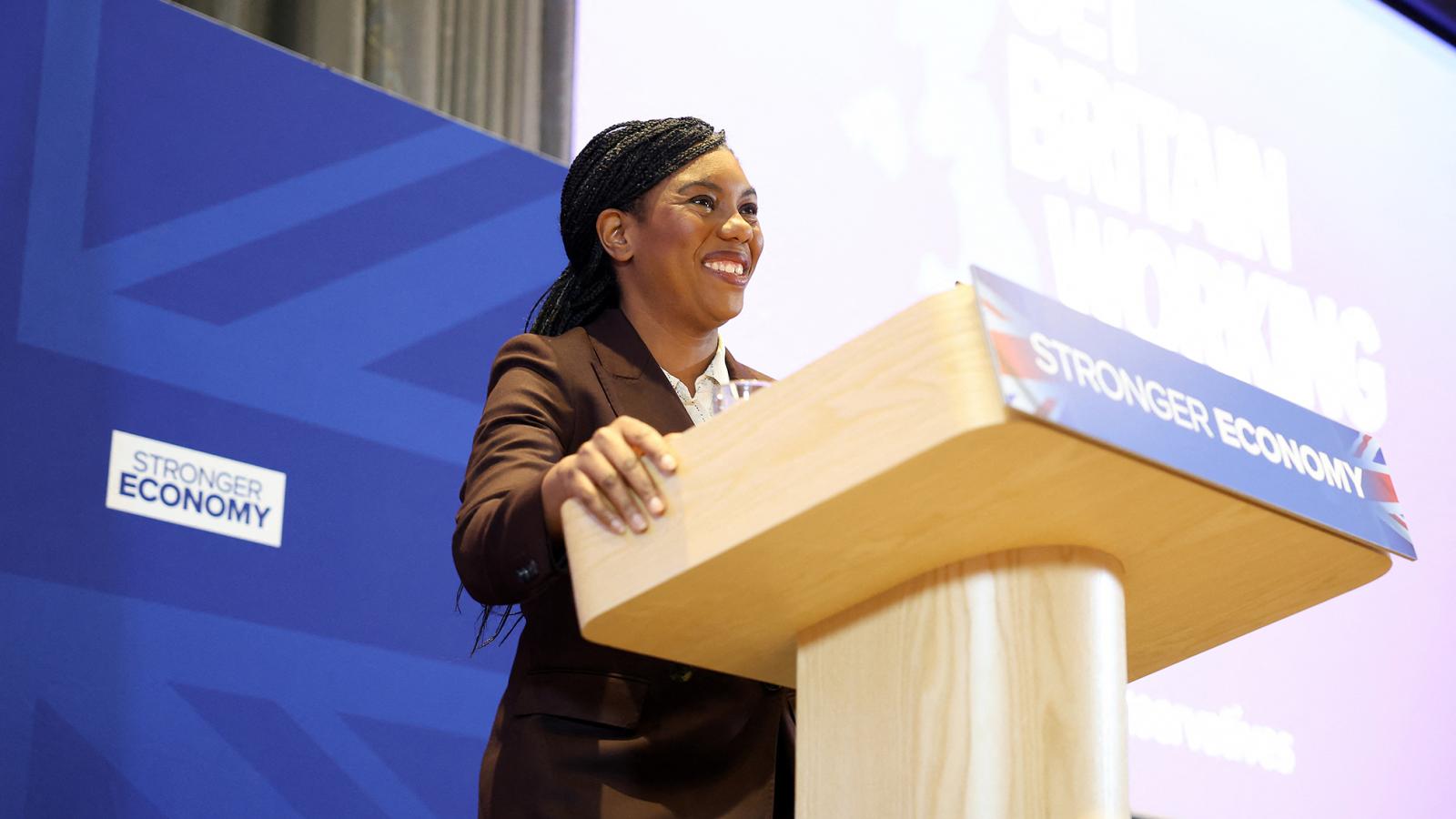 Kemi Badenoch, a toryk vezetője rácáfolt a szkeptikusokra: kezdi beérni népszerűségben a legnagyobb vetélytársát, a populista Nigel Farage-ot