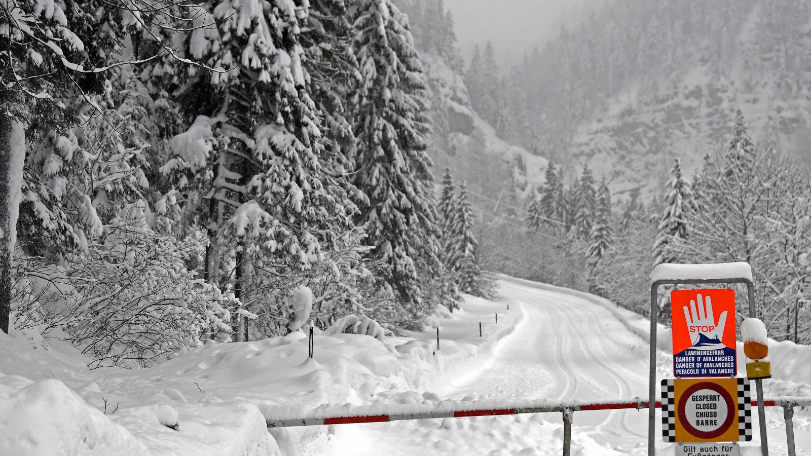 Csak a hétvégén nyolc ember halálát okozta lavina az osztrák Alpokban