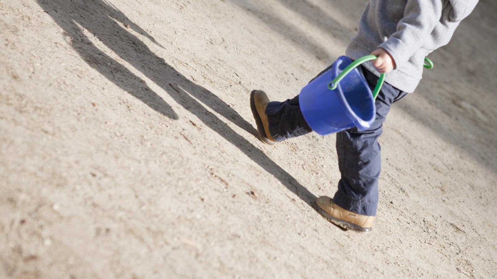 A Szociális és Gyermekvédelmi Főigazgatóság kifizetett egy játszóteret, majd egy évvel az átadó után észrevették, hogy az meg sem épült