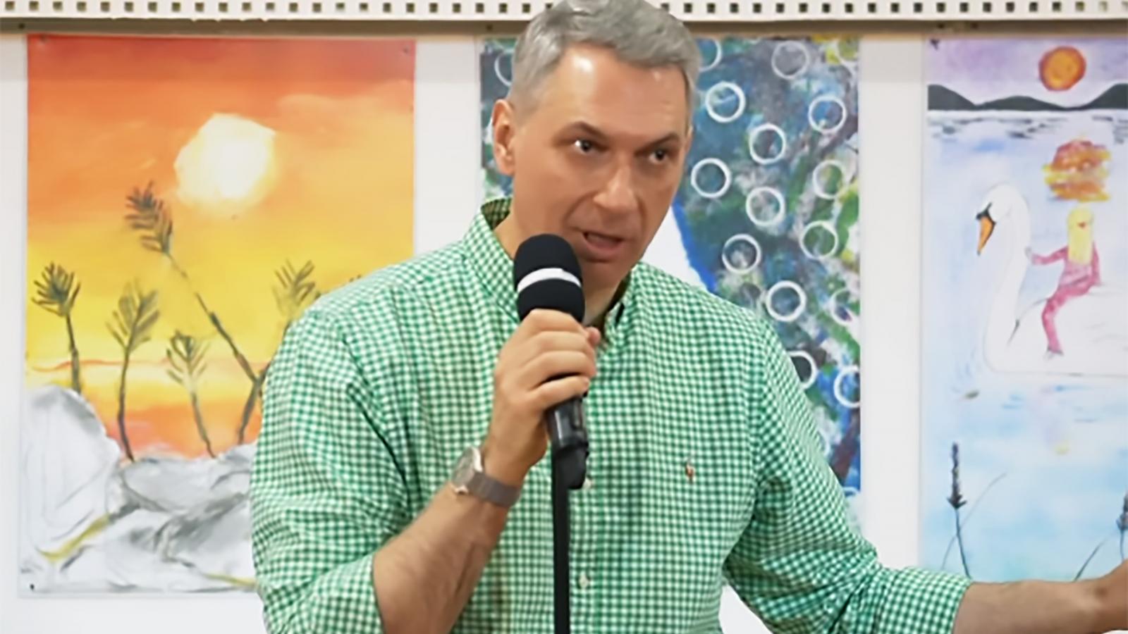 Lázár János szerint migránsok hiányában a cigányság jelenti a belső tartalékot, hogy „másnak a szaros mosdóját takarítsák”