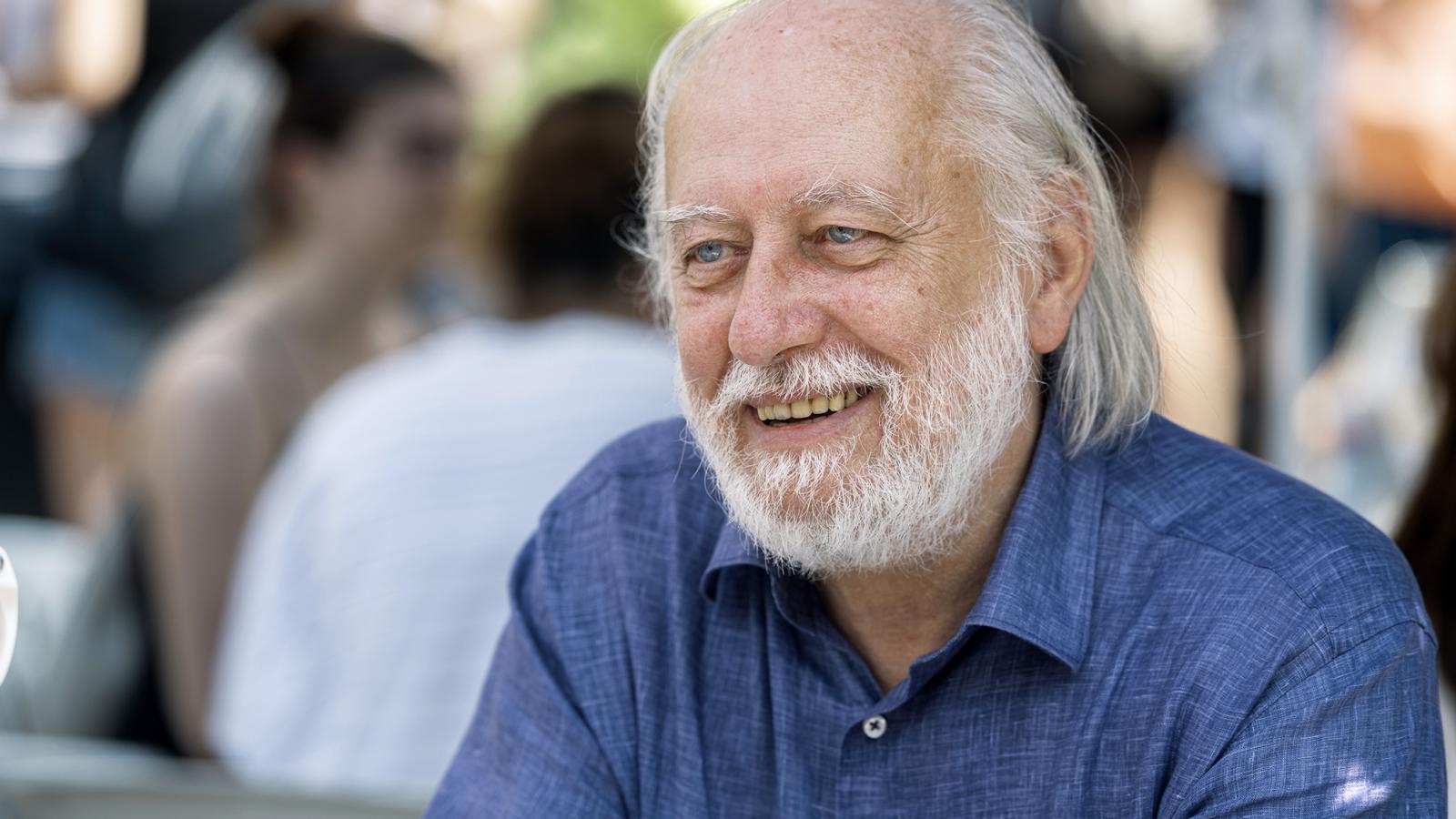 „Így már nem vagyok többé egyedül” - köszönte meg Krasznahorkai László, hogy egy gyulai tudós elnevezett róla egy angolai lepkefajt