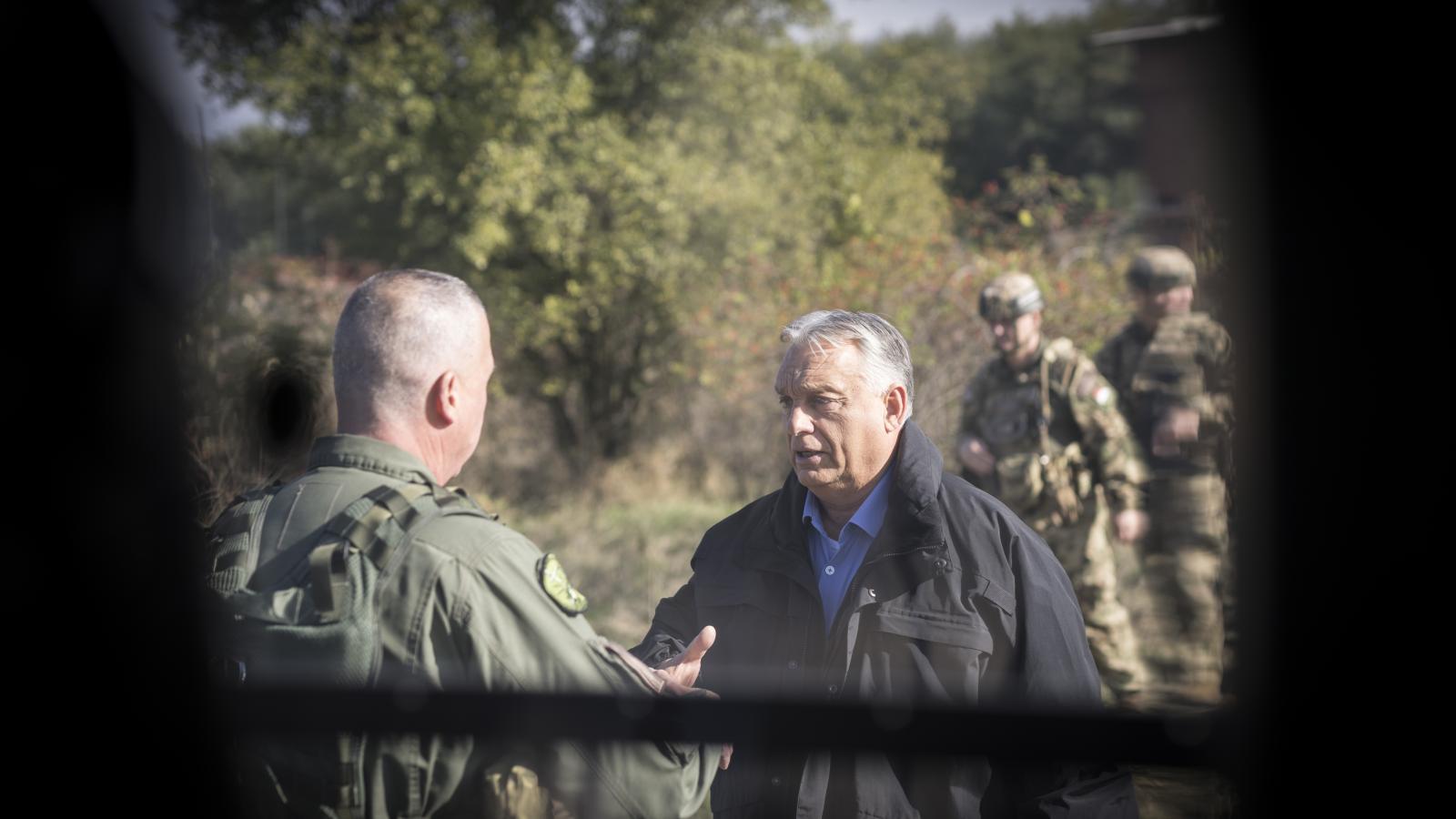 Az EB az irányítási, ellenőrzési és közbeszerzési szabályok érvényesülését vizsgálja, azután döntenek, megkaphatja-e az Orbán-kormány a 17,4 milliárd eurós védelmi hitelt