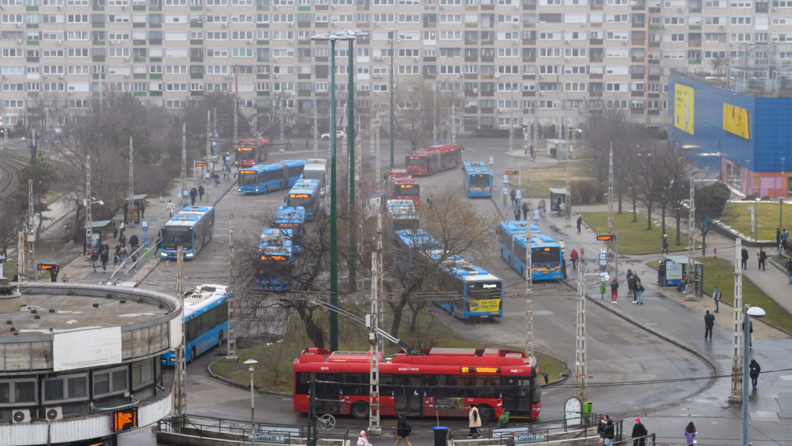 A buszpályaudvar – amit egy szakrendelőért cserébe kér Balázs Attila