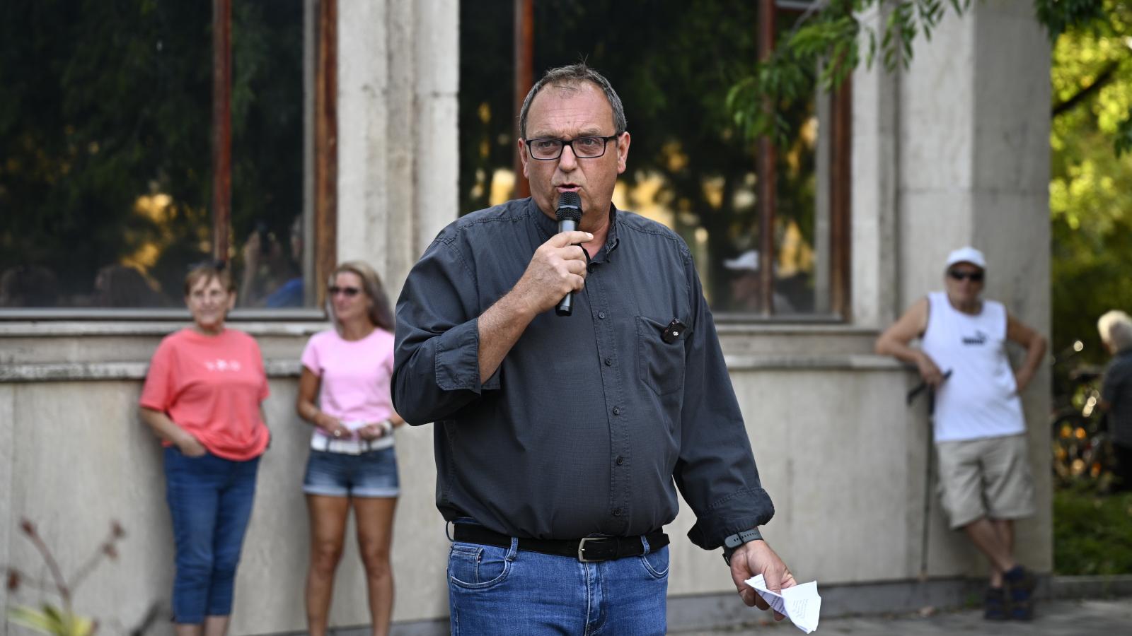 Kenőpénz elfogadásával gyanúsítják Dunaújváros DK-s alpolgármesterét