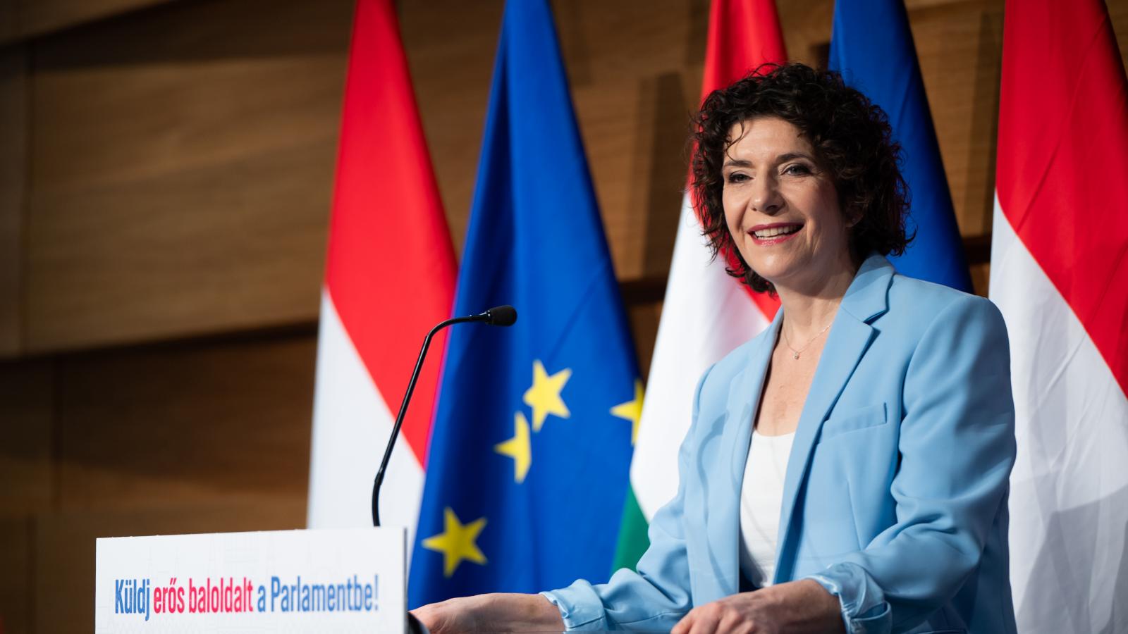 Dobrev Klára: Ha mindenki hajlandó is meghülyülni, mi DK-sok őrizzük meg a józan eszünket!