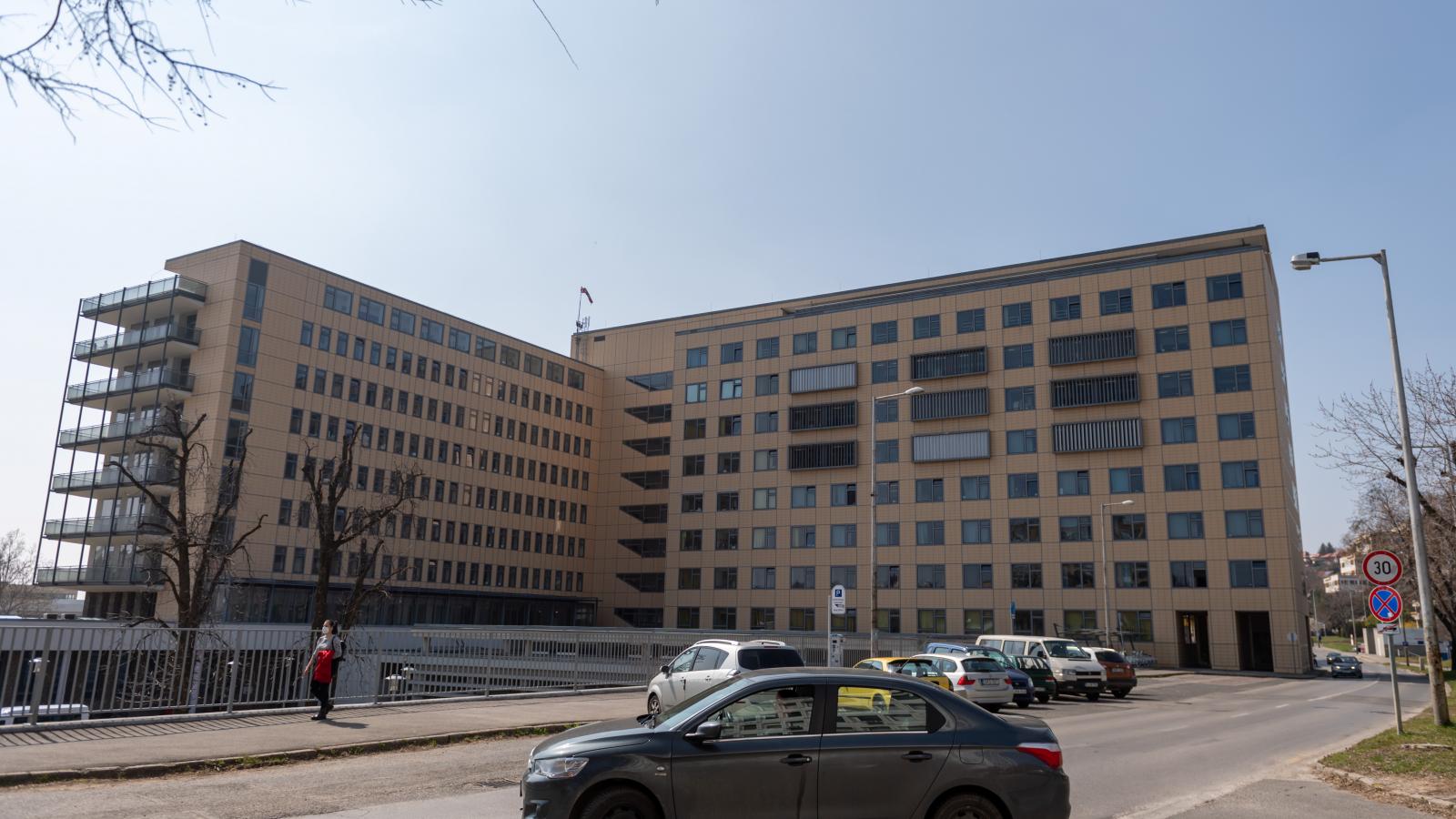 Influenza-járvány: Látogatási tilalmat rendeltek el a pécsi klinikákon