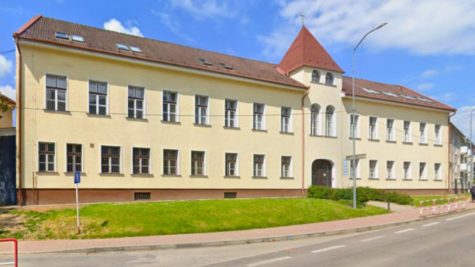 A vágújhelyi általános iskola - Korábbi felvétel 