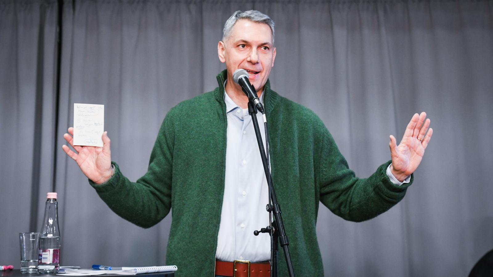 Cáfolja Lázár Jánost a rendőrség, senkit nem igazoltattak a gyöngyösi fórumon