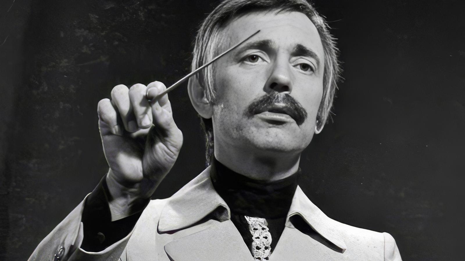  A francia zeneszerző-karmester, Paul Mauriat (képünkön) Love is Blue című instrumentális száma 1968 februárjától öt héten át vezette az amerikai slágerlistát