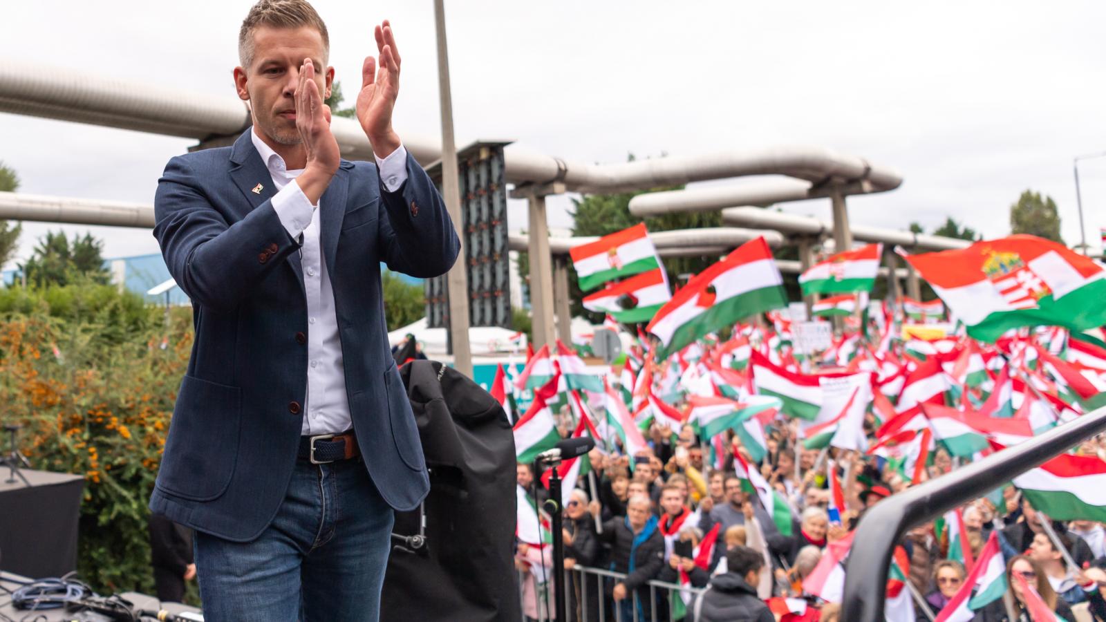 21 Kutatóközpont: Vezet a Tisza, de a Fidesz-szavazók a magabiztosabbak