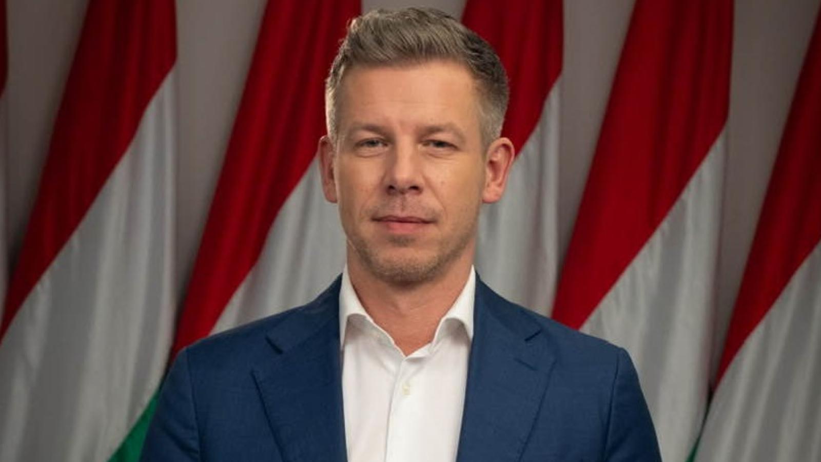 Bemutatták a Tisza Párt programját, a jogállamiság helyreállításával, a milliárdosok különadójával és az euró bevezetésével jönne Magyar Péter kormánya