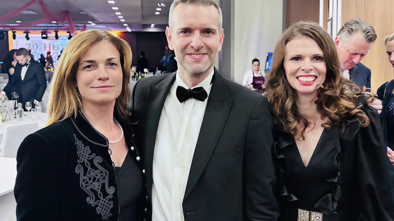 Varga Judit, Steiner Attila és felesége Isky Annamária a bálon.