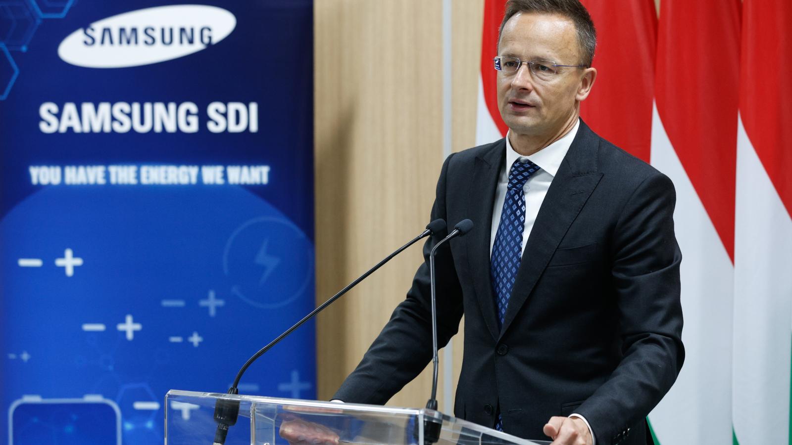 Szijjártó Péter: Bárki el tudja ép ésszel képzelni, hogy én azért lobbiznék, hogy egy környezetet szennyező tevékenység legyen öt kilométerre az otthonomtól?!