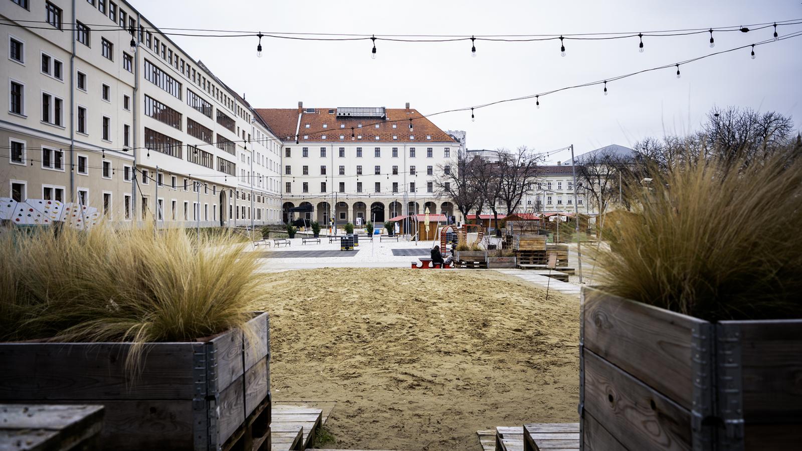 Városháza Park: csak a tervezés költsége százmillióval nőtt, de legalább négy évet késik is az egész