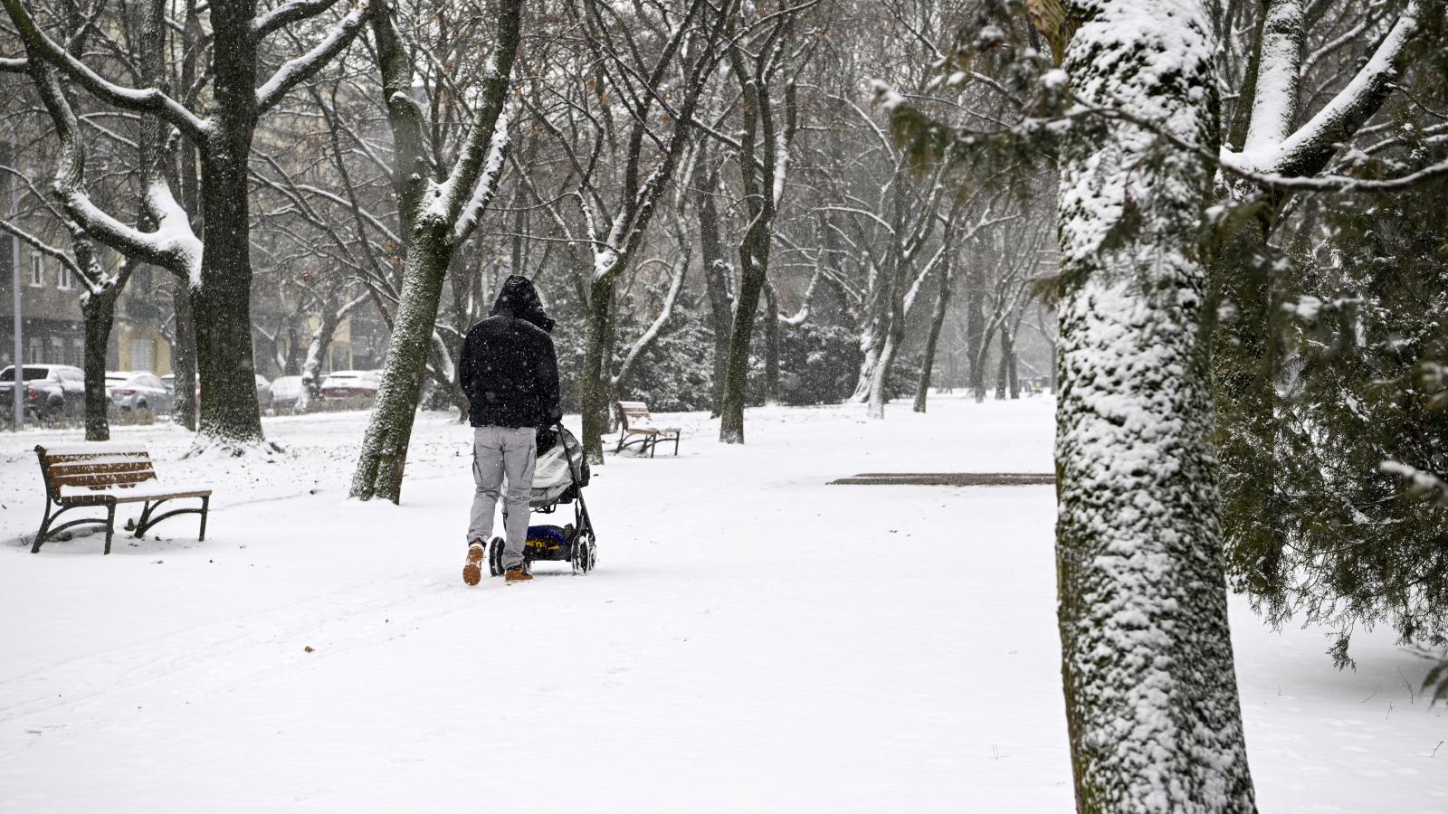 Egymást váltják a frontok a következő napokban, többfelé havazásra és ónos esőre is számítani kell