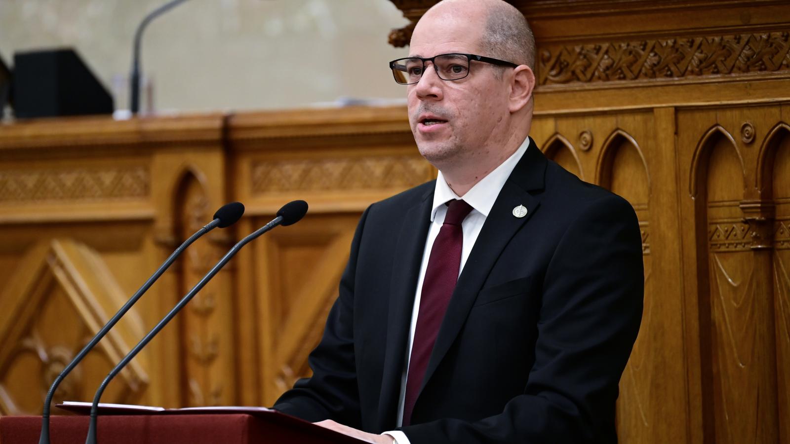 Legfőbb ügyész: Eddig 182 gigabájtnyi adatot foglaltak le az MNB-ügyben a hatóságok, a Szőlő utcában vannak még elvarratlan szálak