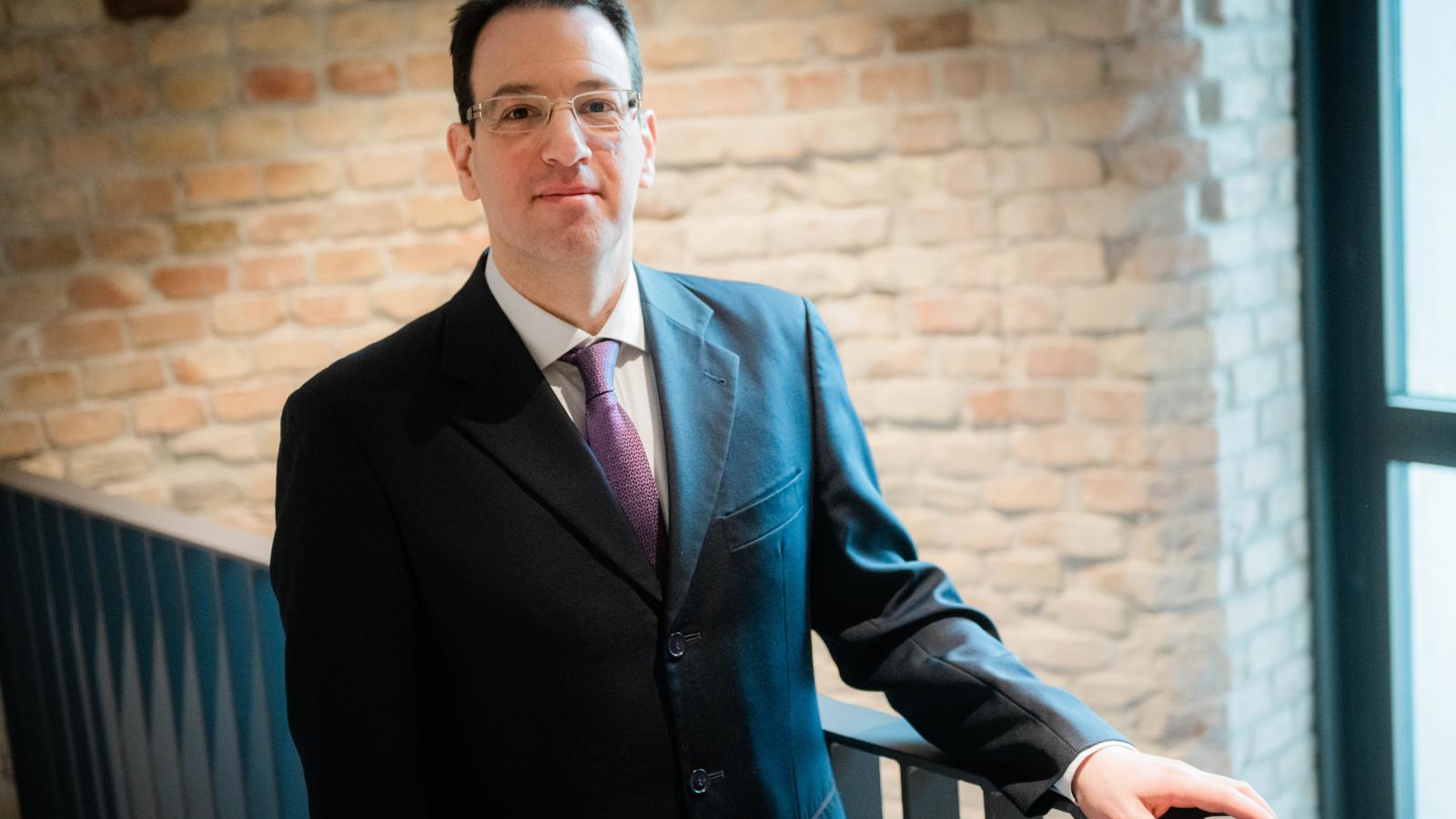 „Kicsi az esélye, hogy Orbán Viktort vád alá helyezzék, de Rogán Antal személy szerinti büntetőjogi felelőssége megállapítható”