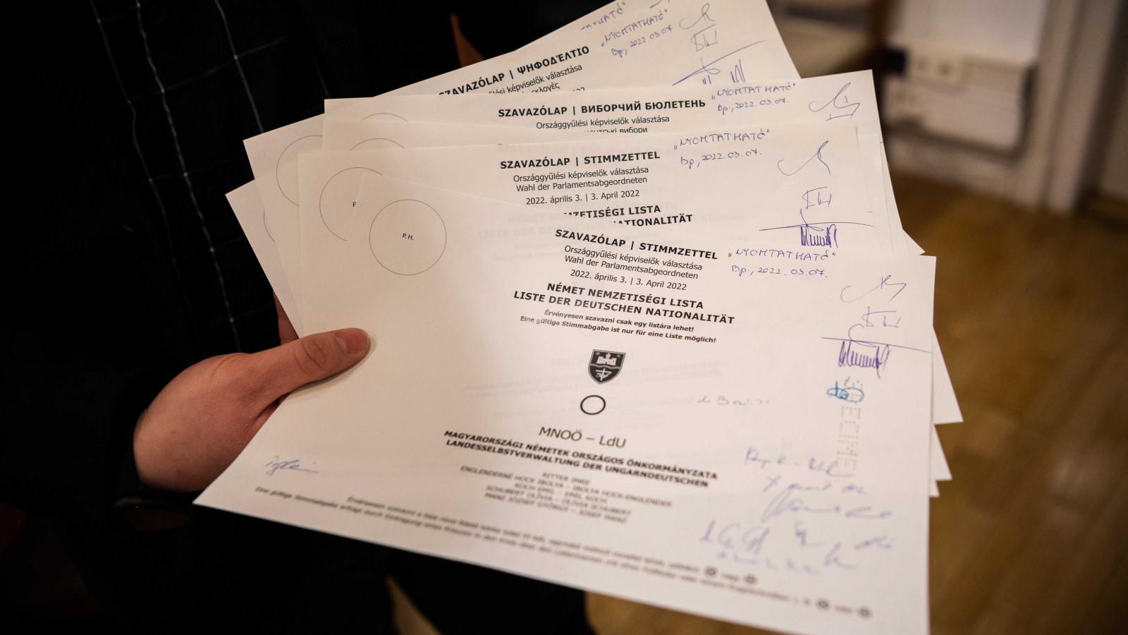 A nemzetiségi lista szavazólapjai 2022-ben. Könnyen lehet, hogy most ezek kidobott voksok lesznek