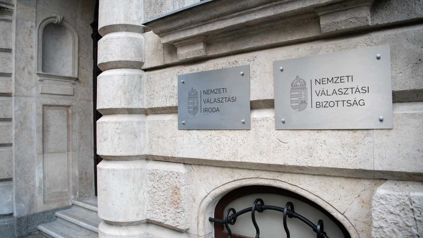 A Nemzeti Választási Bizottság fideszes többsége szerint semmi probléma a magyar apa fejbelövésével riogató AI-kampányvideóval