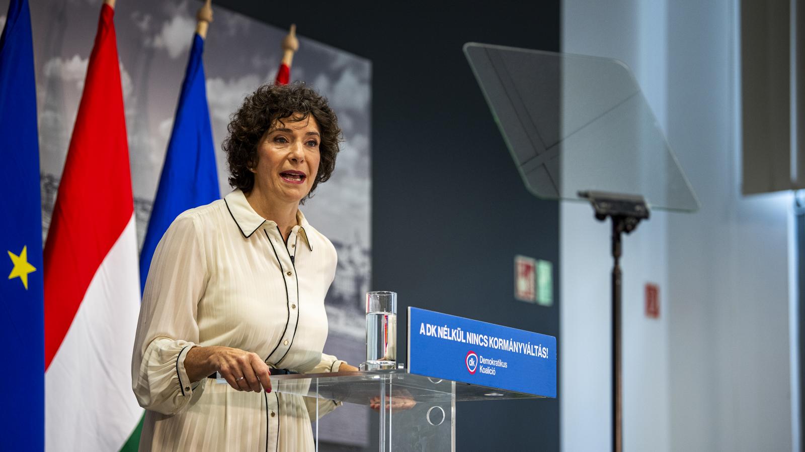 Feljelentést tesz a DK, miután Dobrev Klára és Jakab Péter fenyegető videóüzenetet kapott