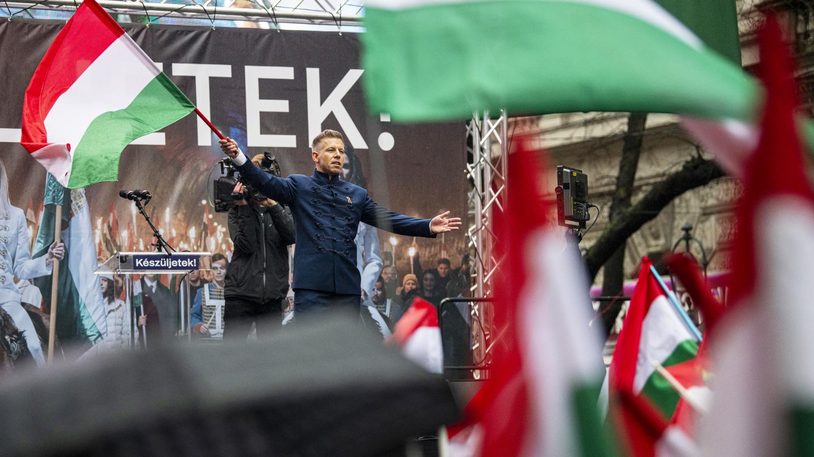 Magyar Péter: A Tisza Párt elsőként mind a 106 helyen leadta a szükséges számú ajánlást