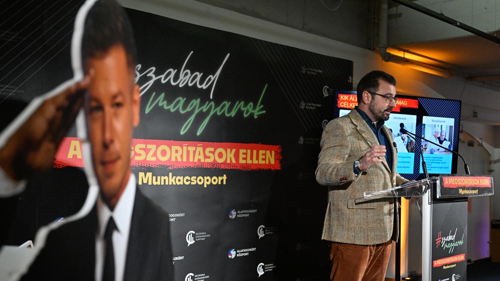 Szánthó Miklós, az Alapjogokért Központ fõigazgatója beszédet mond a #Szabad magyarok a megszorítások ellen munkacsoport alakuló ülésén a budapesti Bálnában 2025. december 10-én