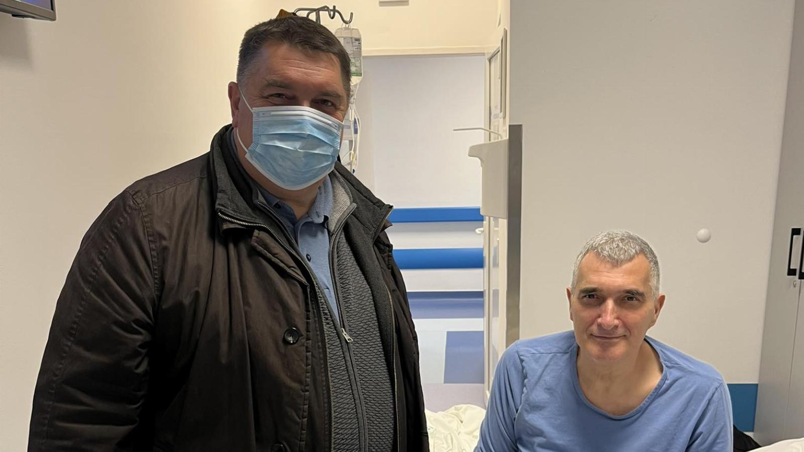 Becsó Zsolt és Farkas Attila pásztói polgármester a Jahn Ferenc Kórházban február 22-én