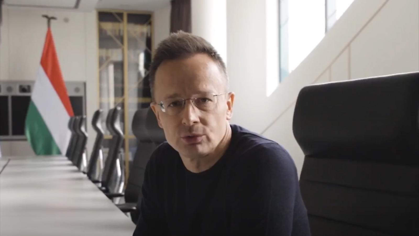 Szijjártó Péter online tájékoztatója a közel-keleti helyzetről március 2-án 
Printscreen videóból 