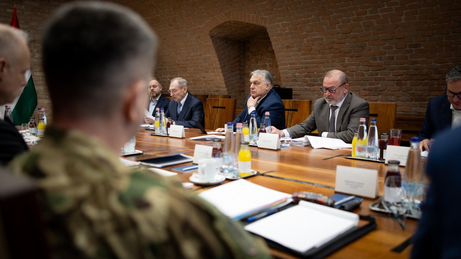 Orbán Viktor követeli Volodimir Zelenszkijtől, hogy a kormány ellenőrei megvizsgálhassák a Barátság kőolajvezetéket