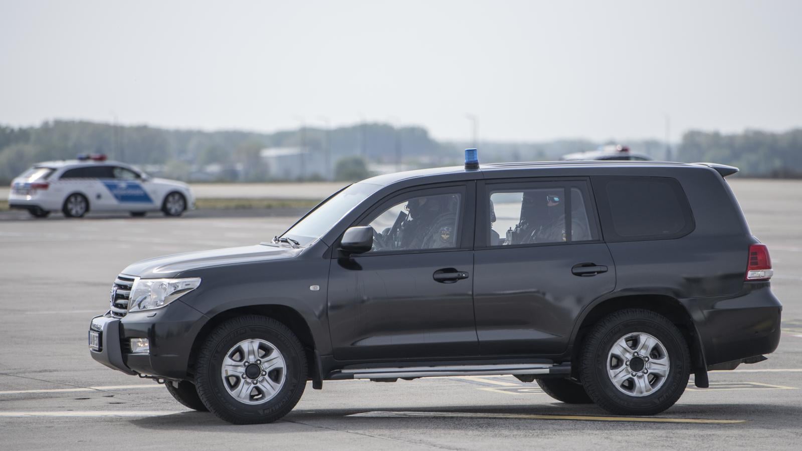 Pénzmosás gyanúja miatt folytat eljárást a NAV abban az ügyben, amelyben hét ukrán állampolgárt állítottak elő