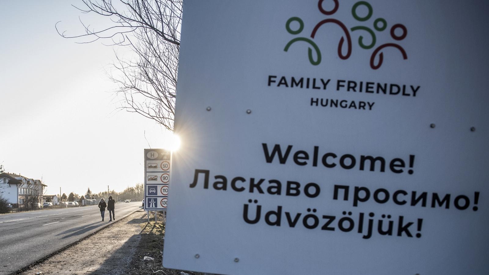 A beregsurányi határátkelő az ukrán-magyar határszakaszon 2022. február 24-én