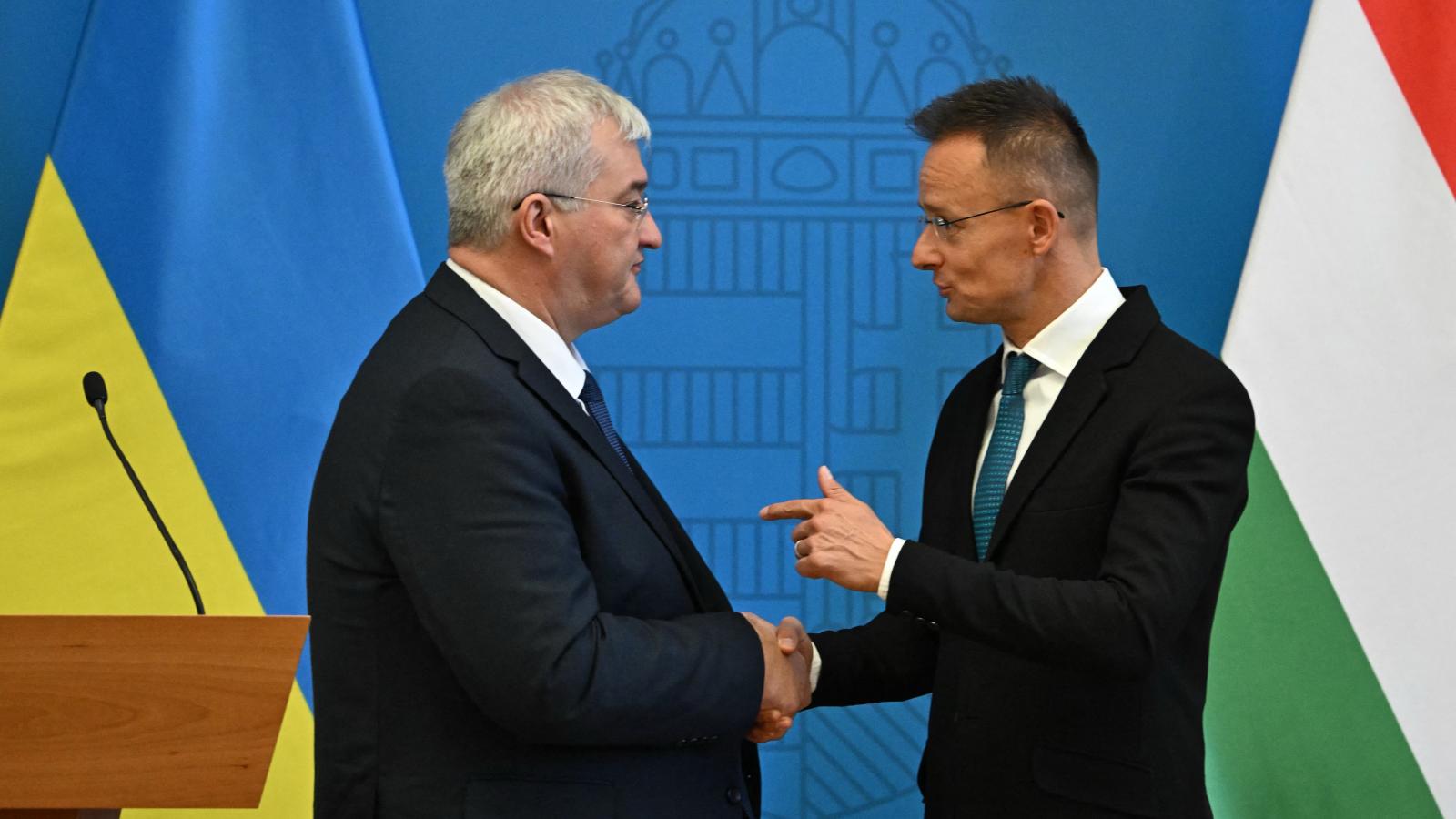 Ukrajna pénzét és az aranyát követeli az Orbán-kormánytól, megszólalásra kéri az európai szövetségeseit