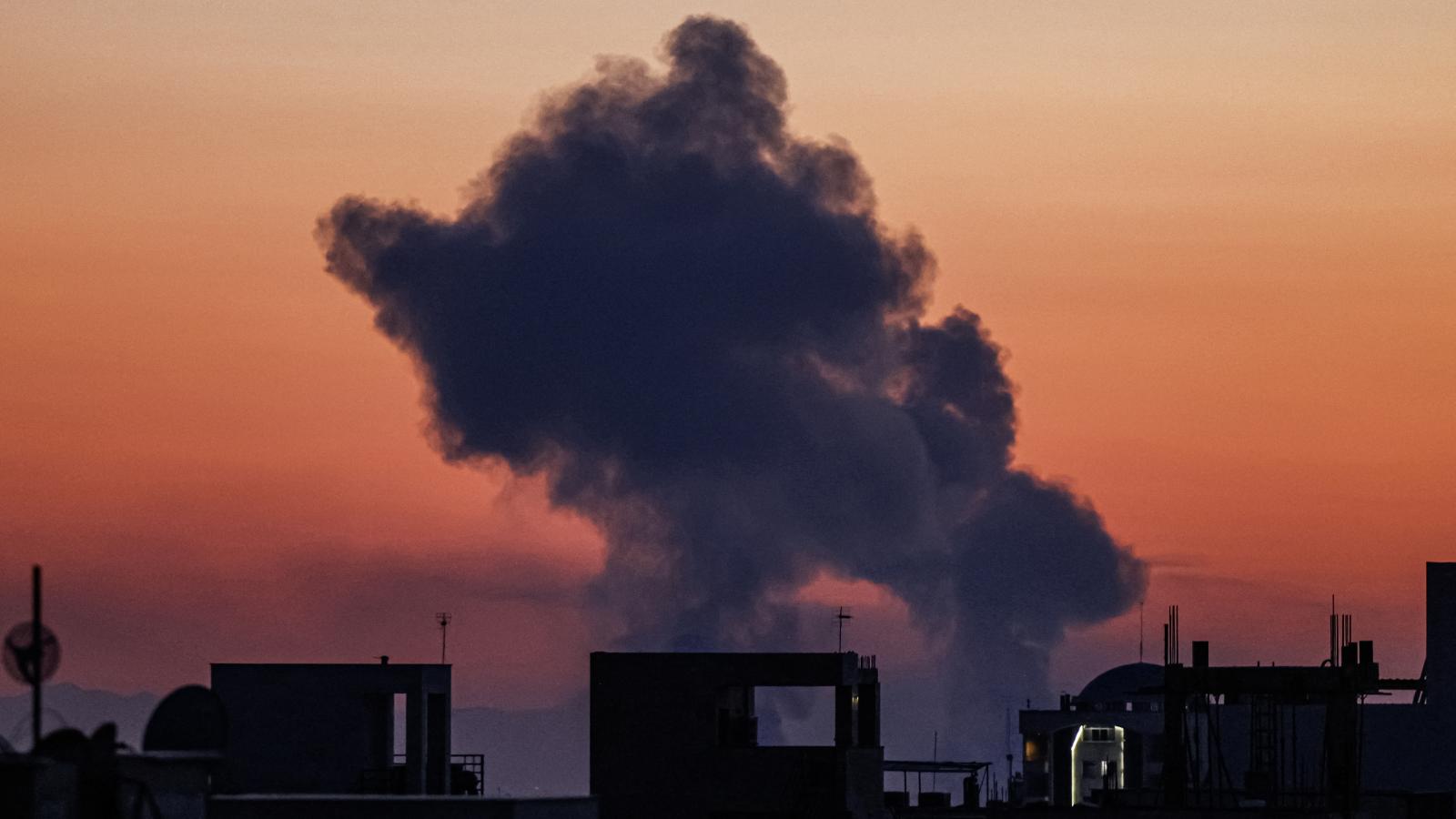 Iránnak egy hét után láthatóan fogy az ereje, ennek ellenére változatlanul rakéta- és dróntámadások sorát méri Izraelre és az Öböl menti arab országokra