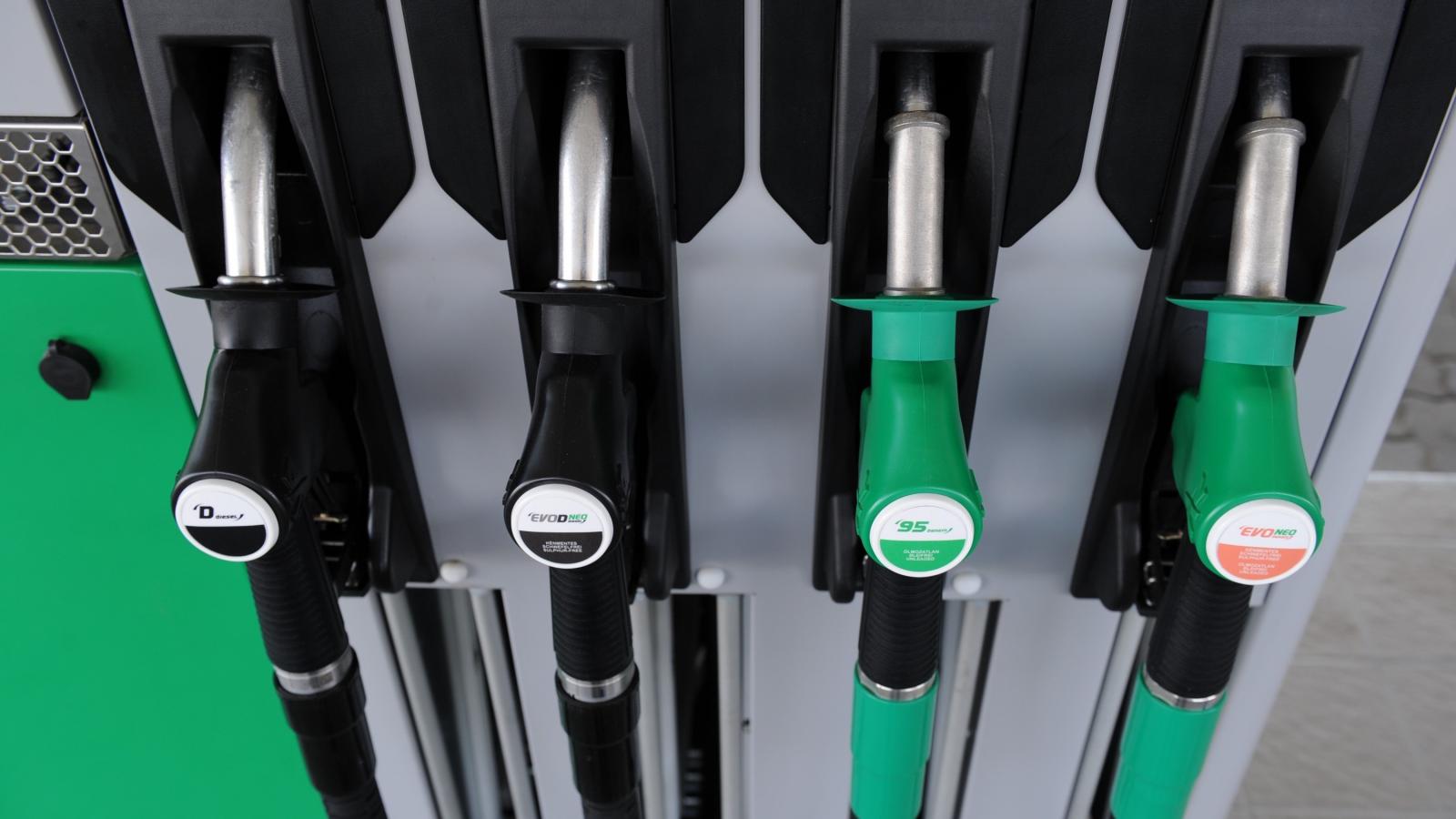 Mennyiségi korlátozást vezettek be egy Tolna megyei benzinkúton